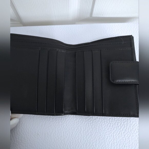 Gucci leather compact wallet w/box in GIFTABLE condition - Picture 7 of 11